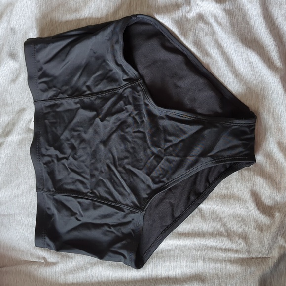 NWT Size Medium Black Bikini Bottoms - Picture 1 of 6